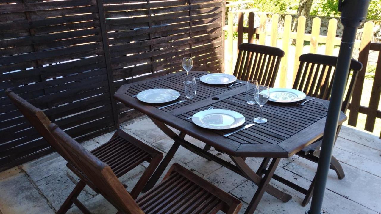 Character 2 Bed Cottage Within Walking Distance Of Bar/Restaurants Piégut-Pluviers Exterior foto