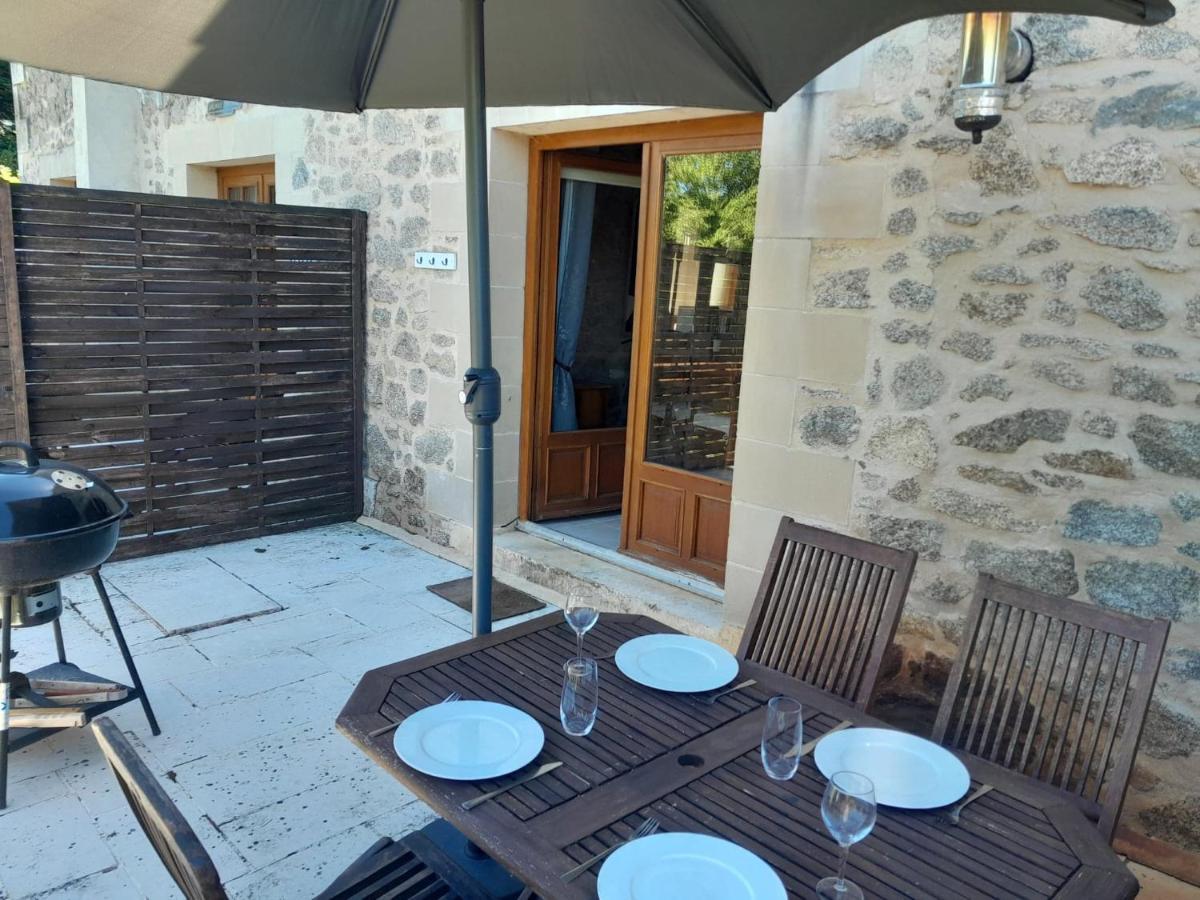 Character 2 Bed Cottage Within Walking Distance Of Bar/Restaurants Piégut-Pluviers Exterior foto